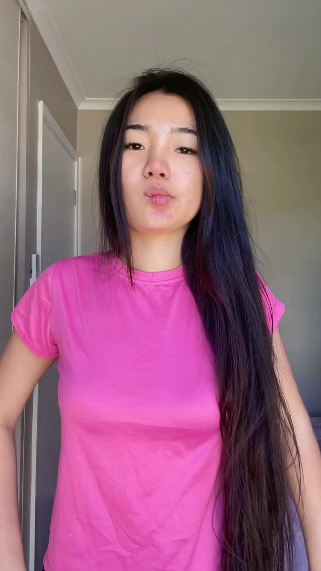 @><