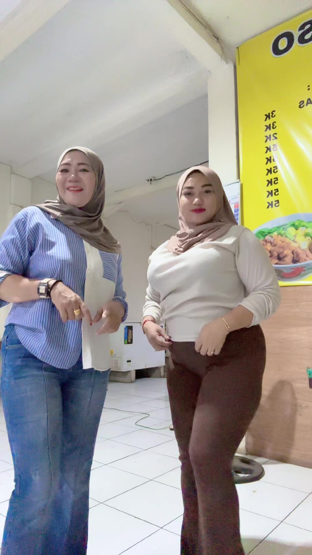 @momihzahwavarel