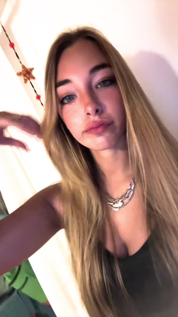 @isabella
