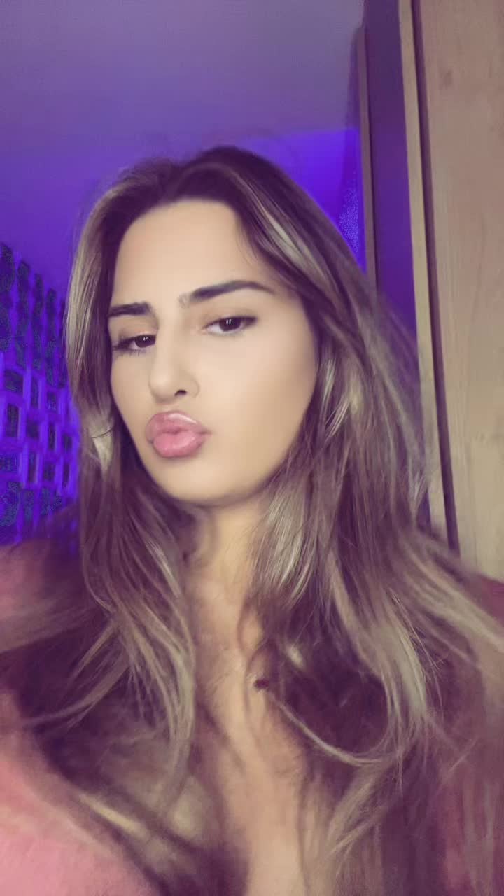@anna x