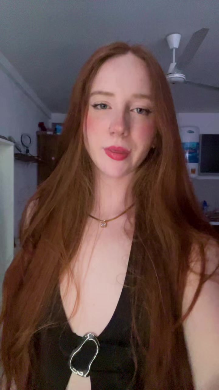 @Tayná