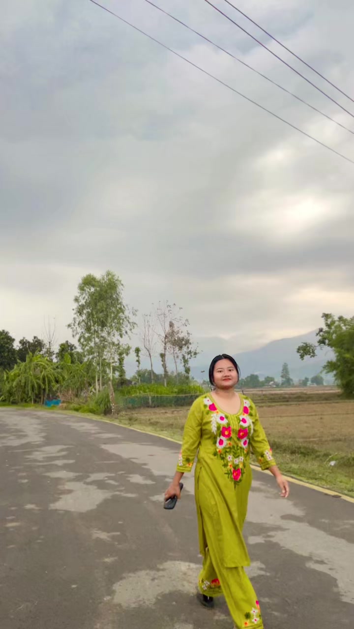 @Ratna🌼