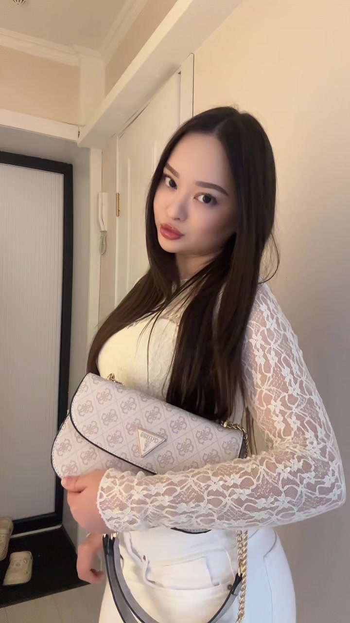 @shelovesei