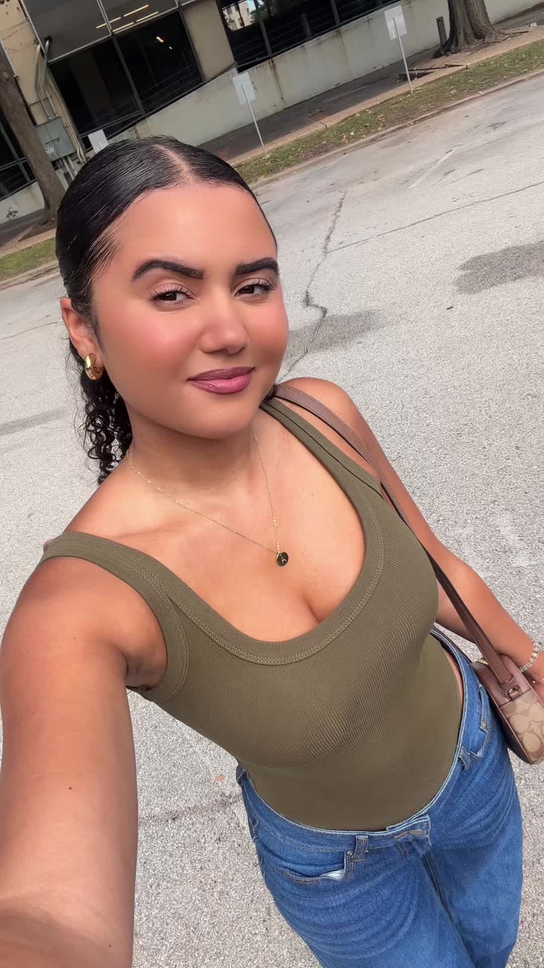 @AshleyB.