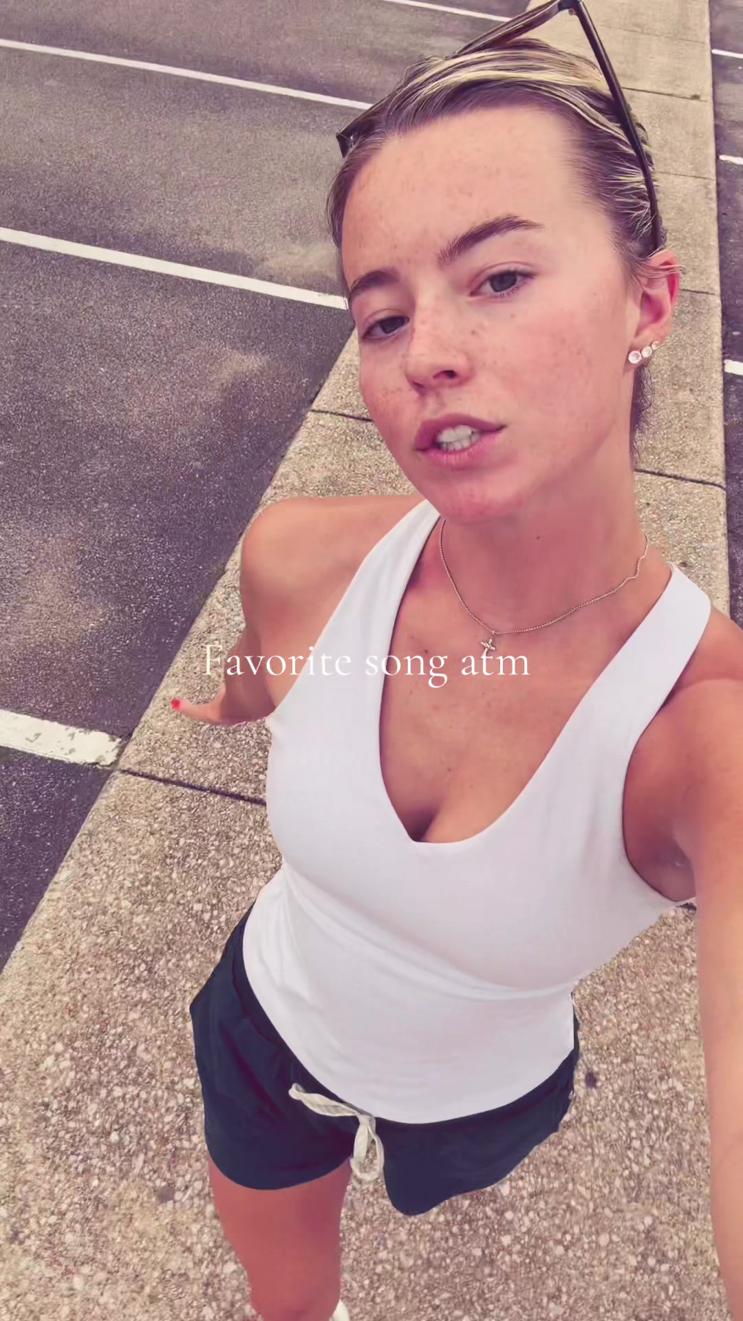@chloebaines2