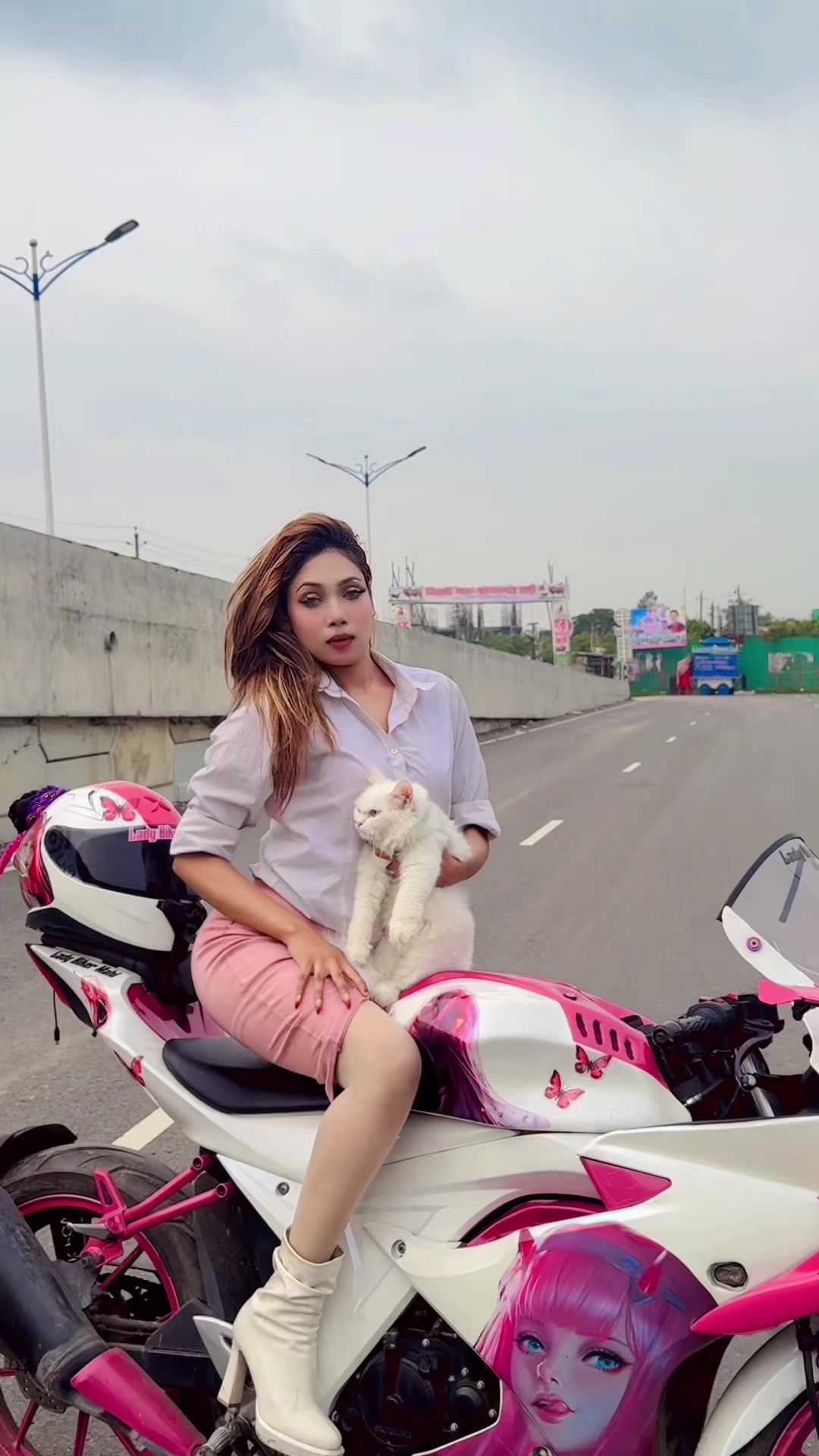 @Lady Biker Mahi
