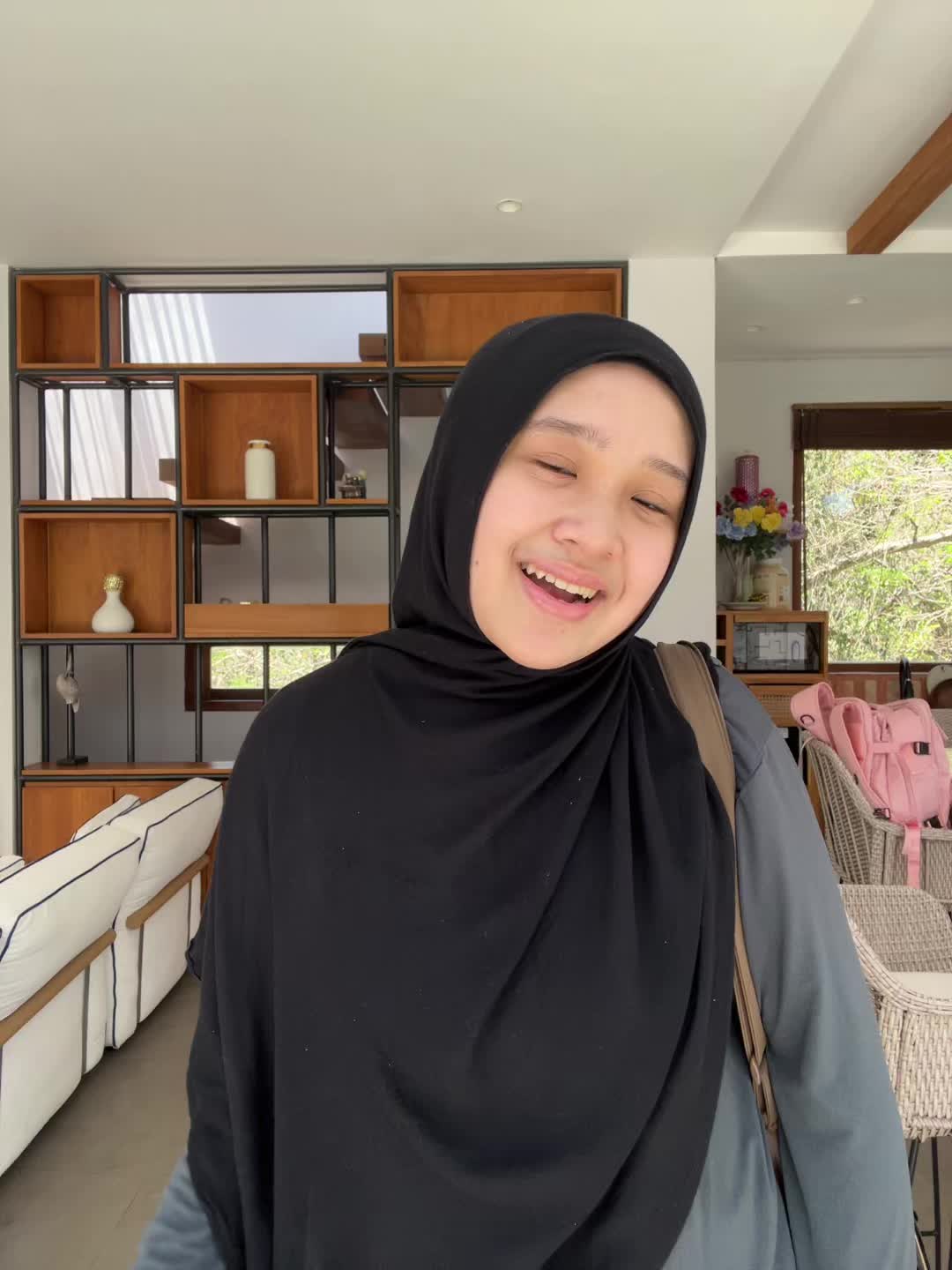 @Aina
