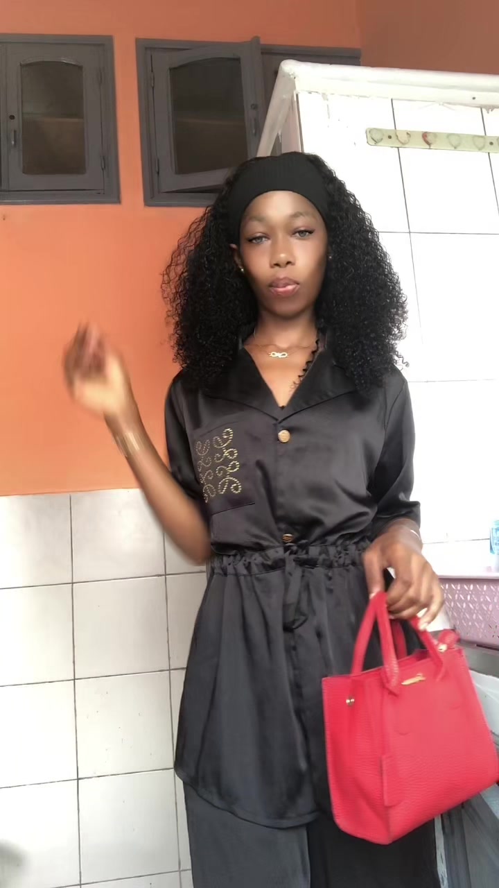 @La D&eacute;esse Santiago 🥰😍