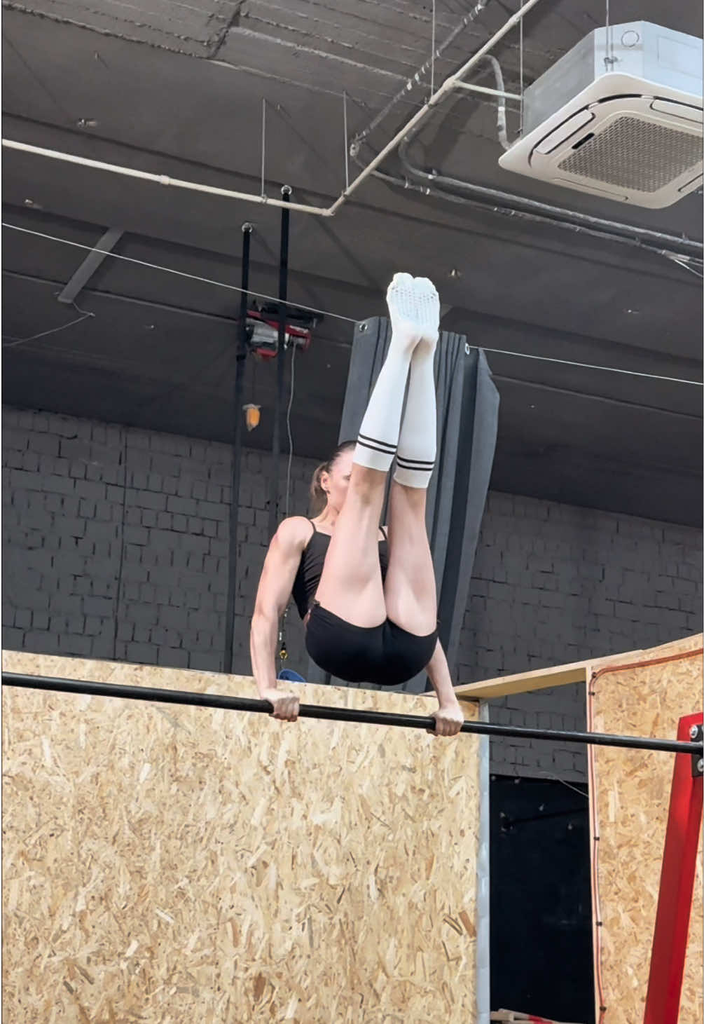 @lena.calisthenics