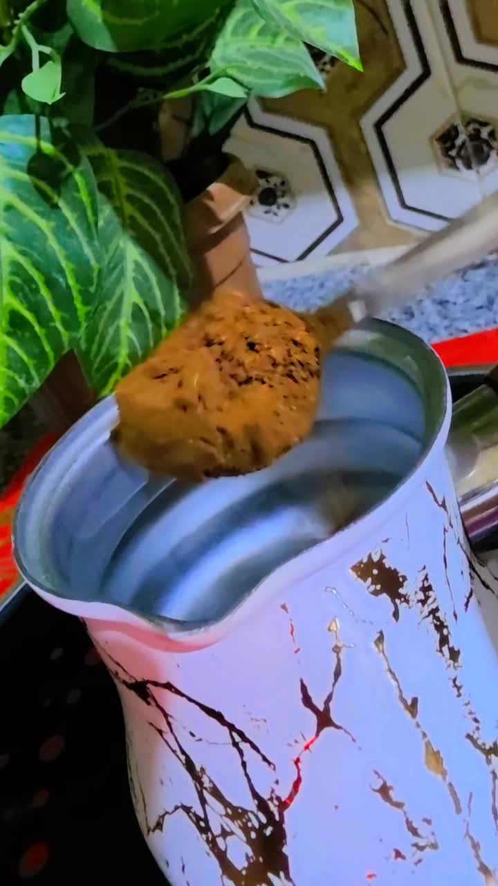 @حْوْرْ آلْعْيْنْ.