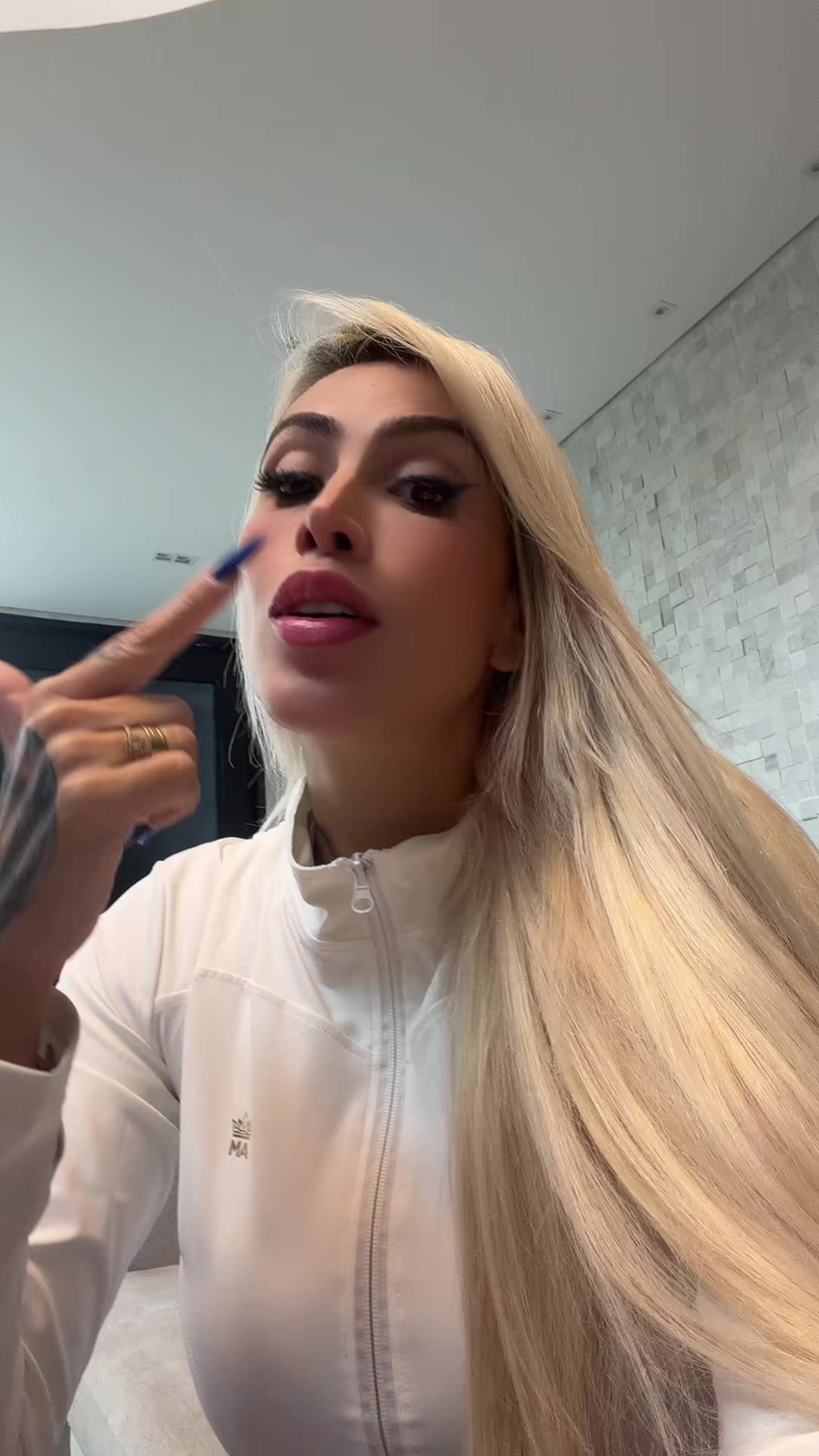 @JUJU FERRARI 🦋