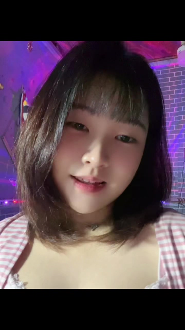 @Zyzy thích ăn cà rốt