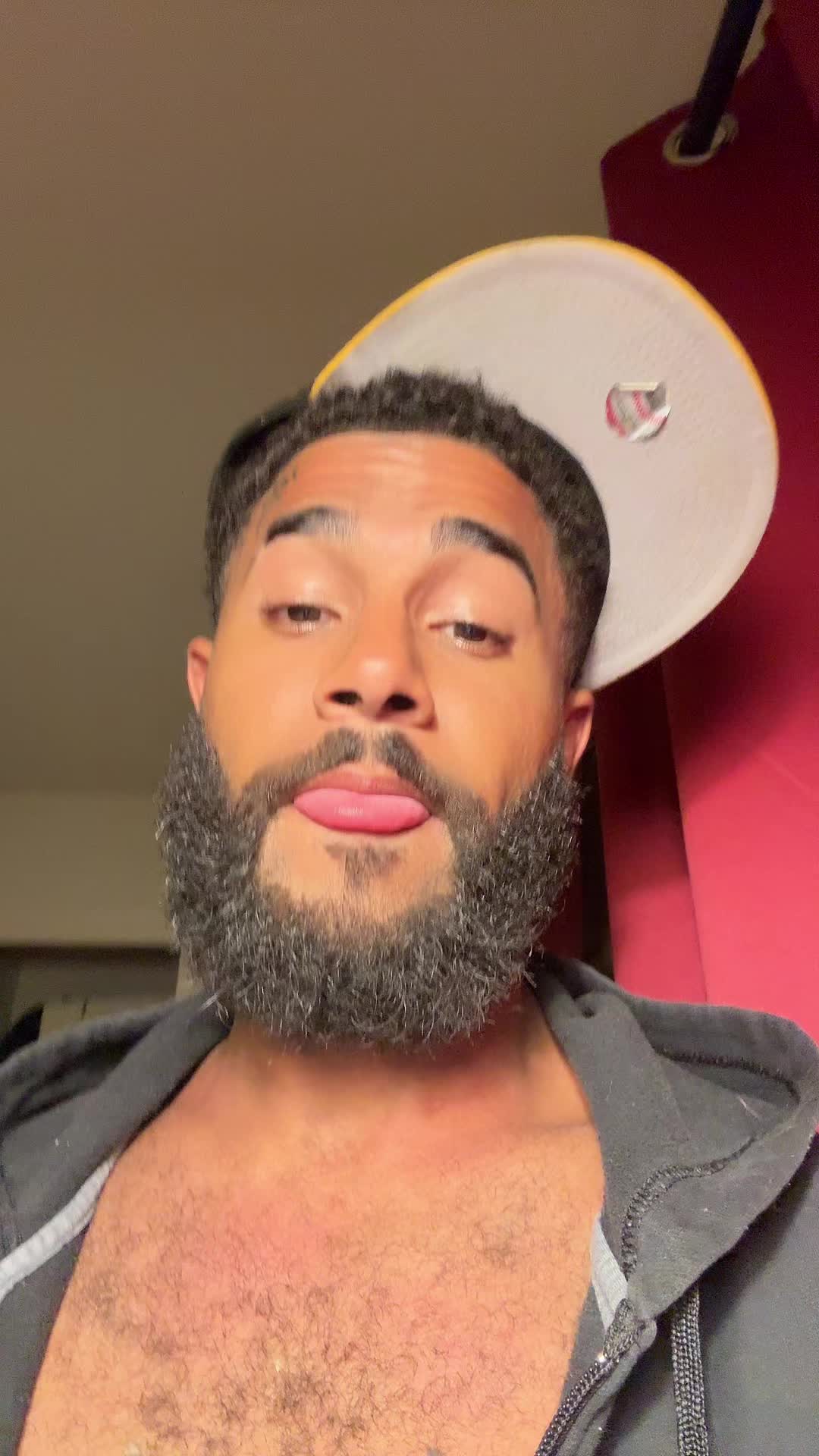 @V1hunnid