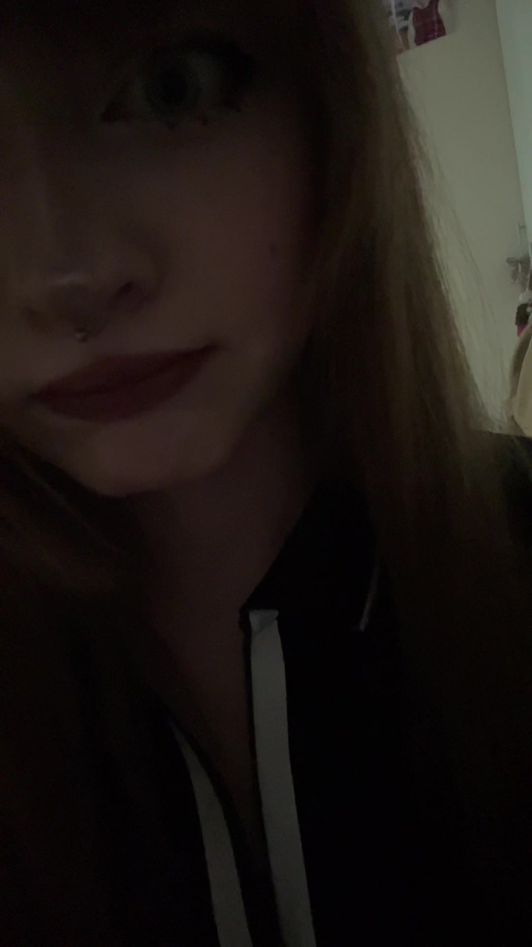 @GL0my