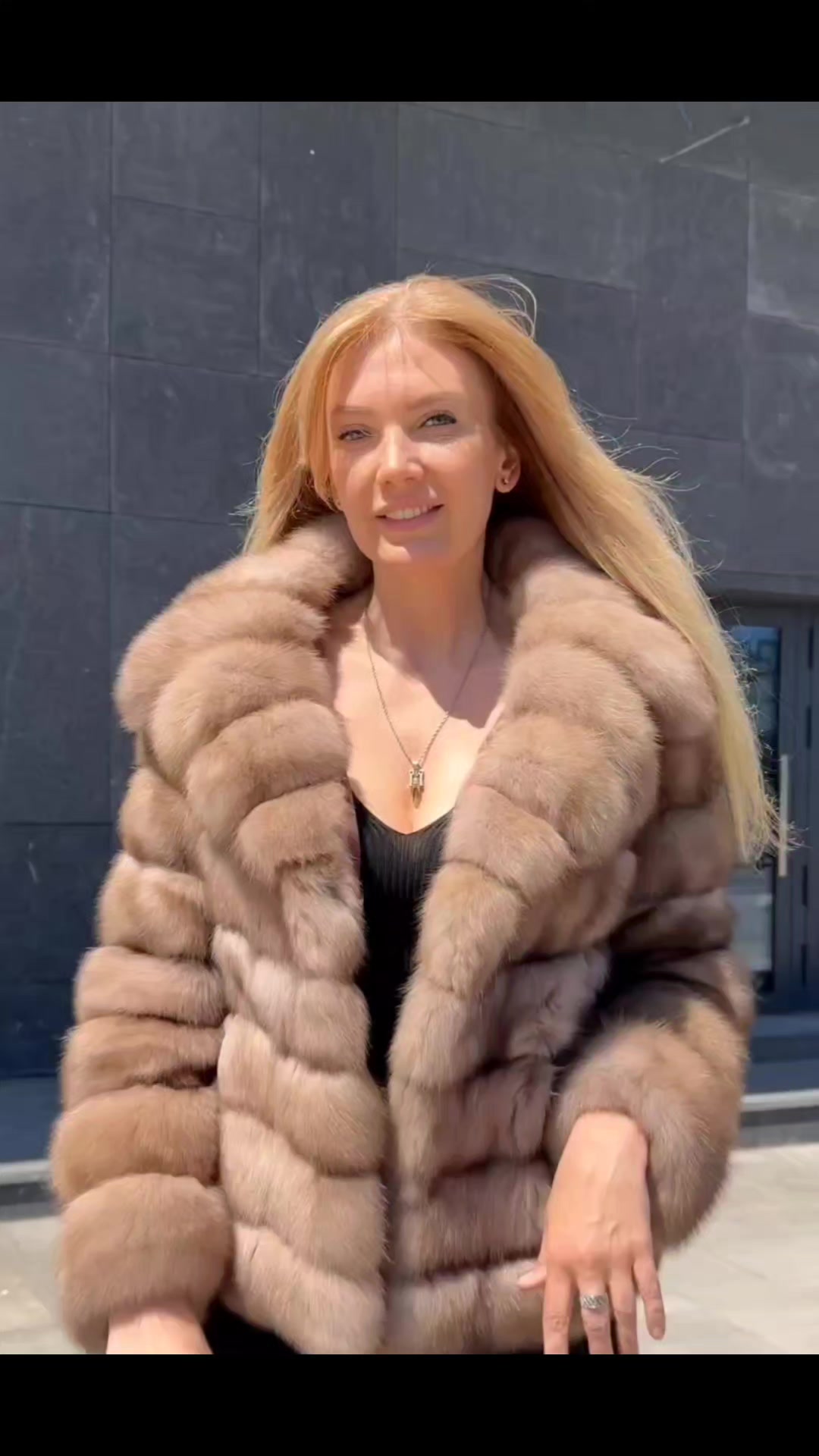 @Fur coat fans