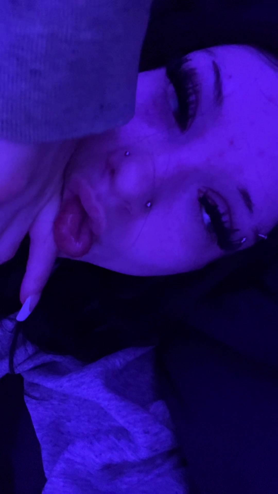 @mari.