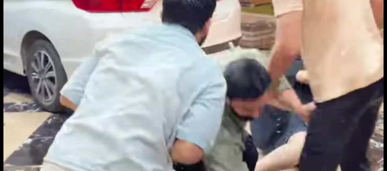 @i_am Rajab Butt