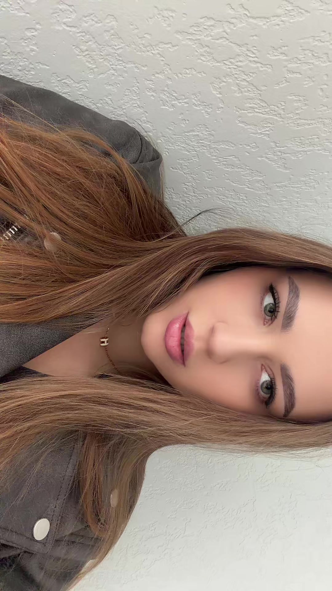 @arinalipska