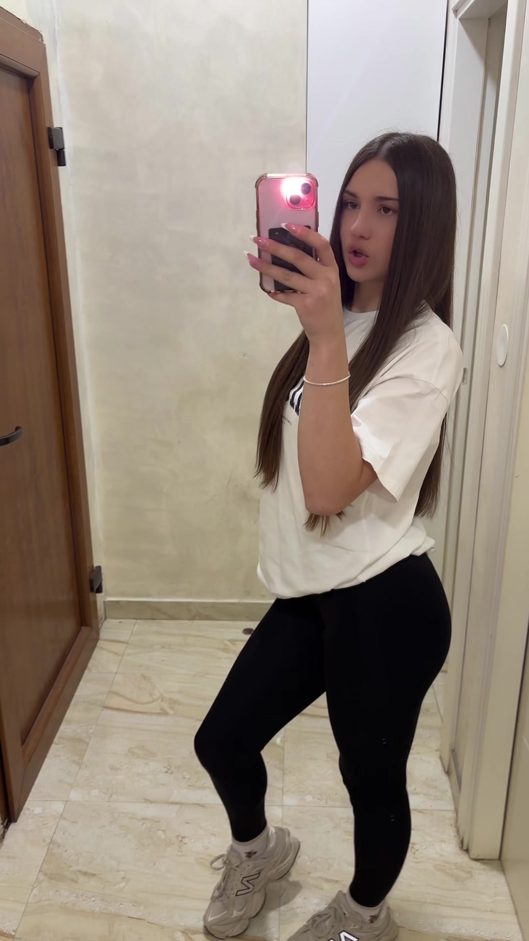 @isidora