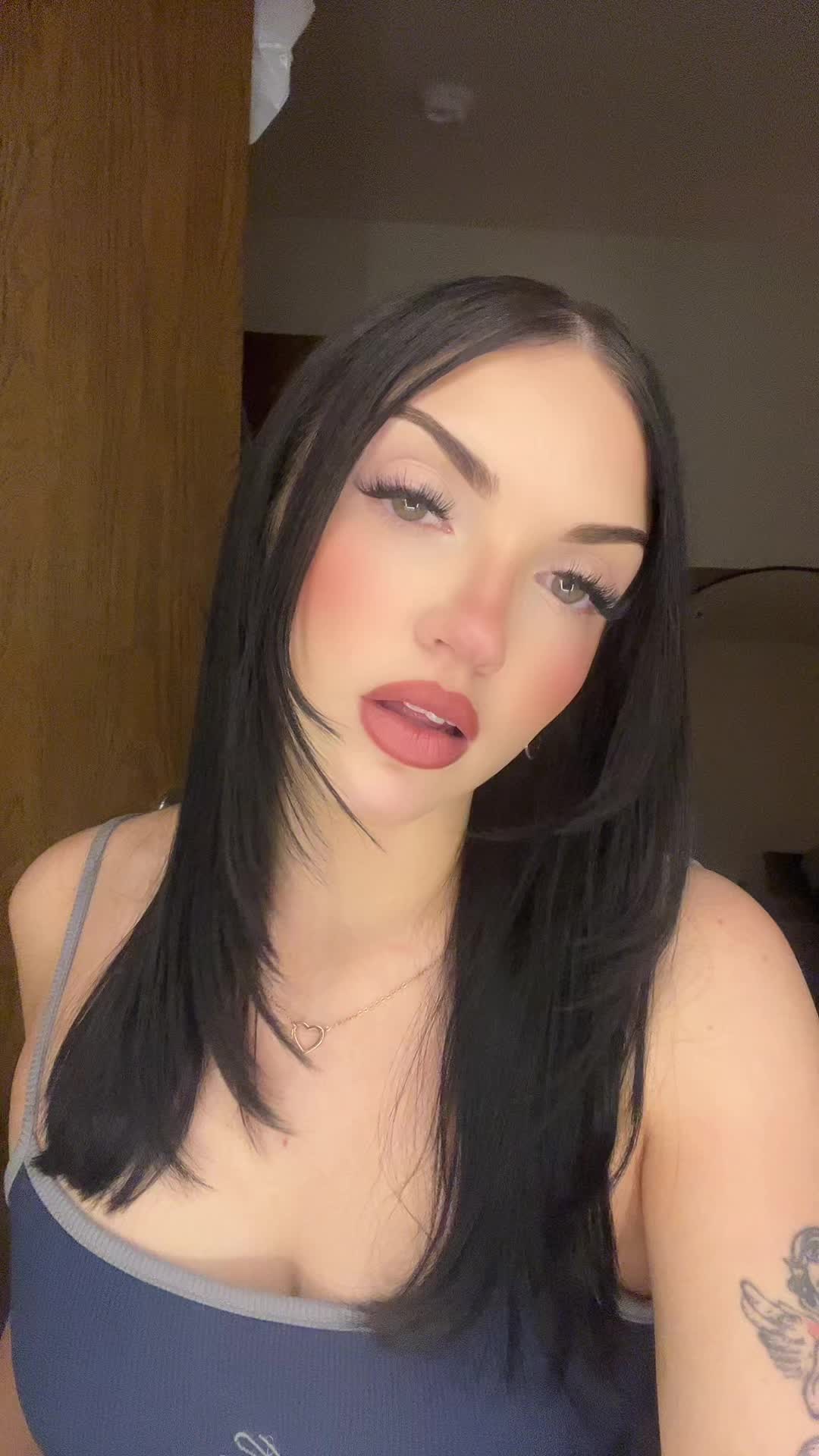 @😇
