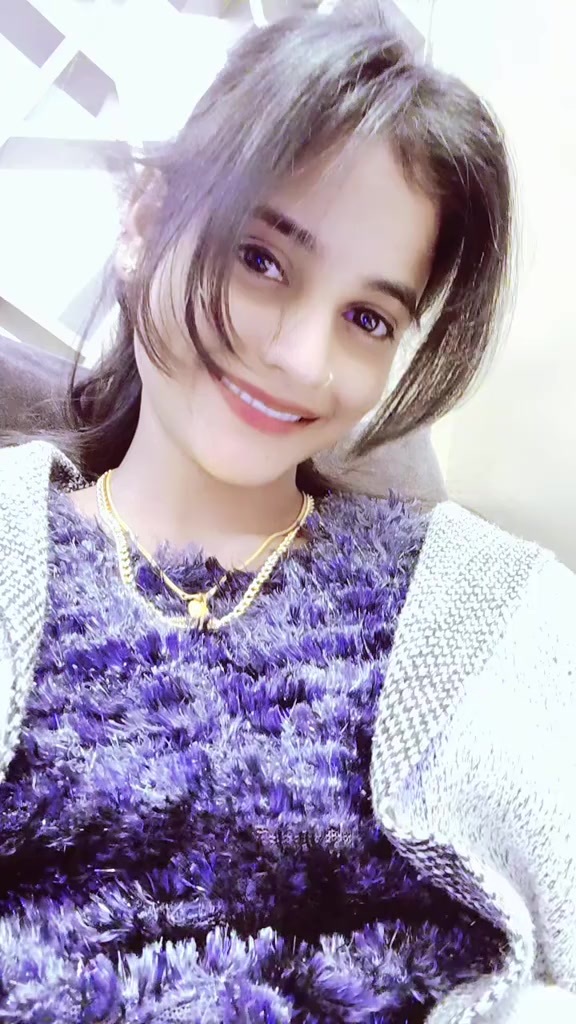 @Smiley queen 👸 ✨️ 💖...
