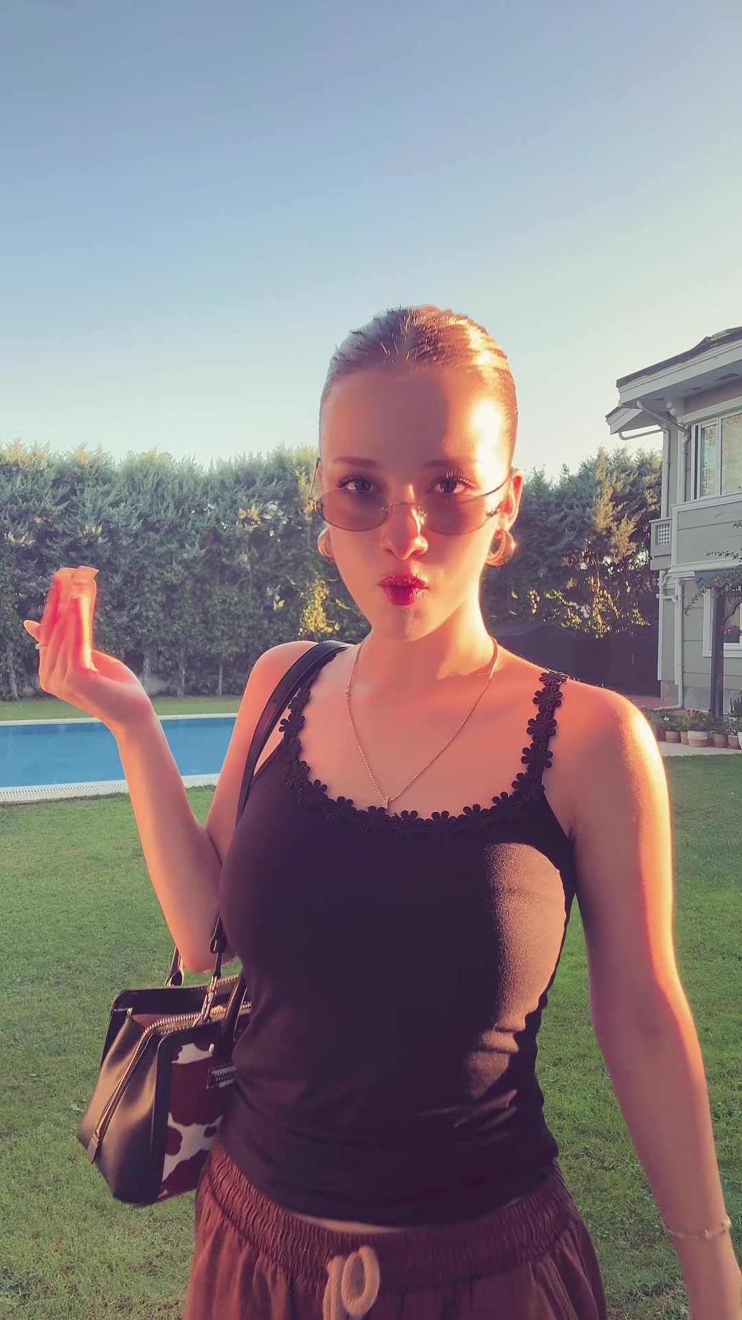 @Elif Sara&ccedil;
