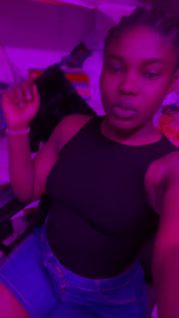 @THE GIRL 🎀