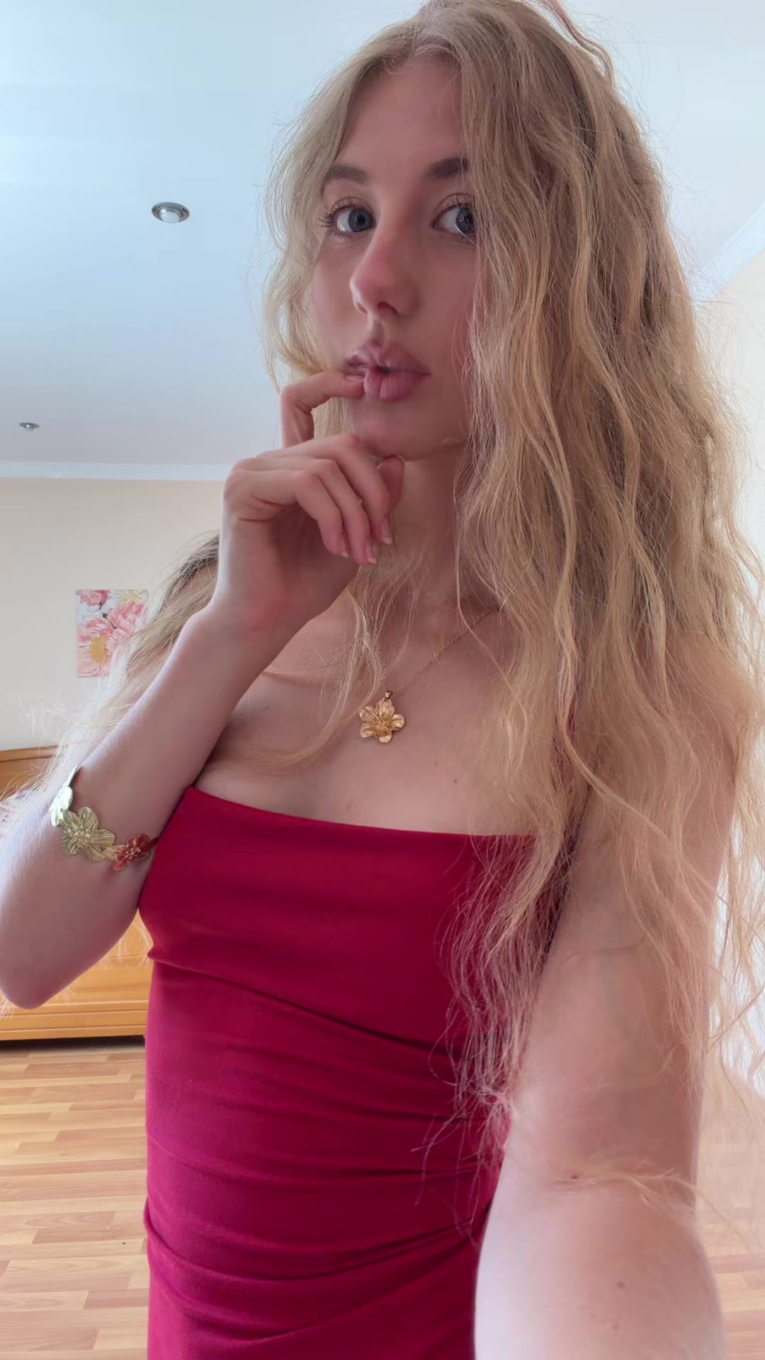 @Blondinka