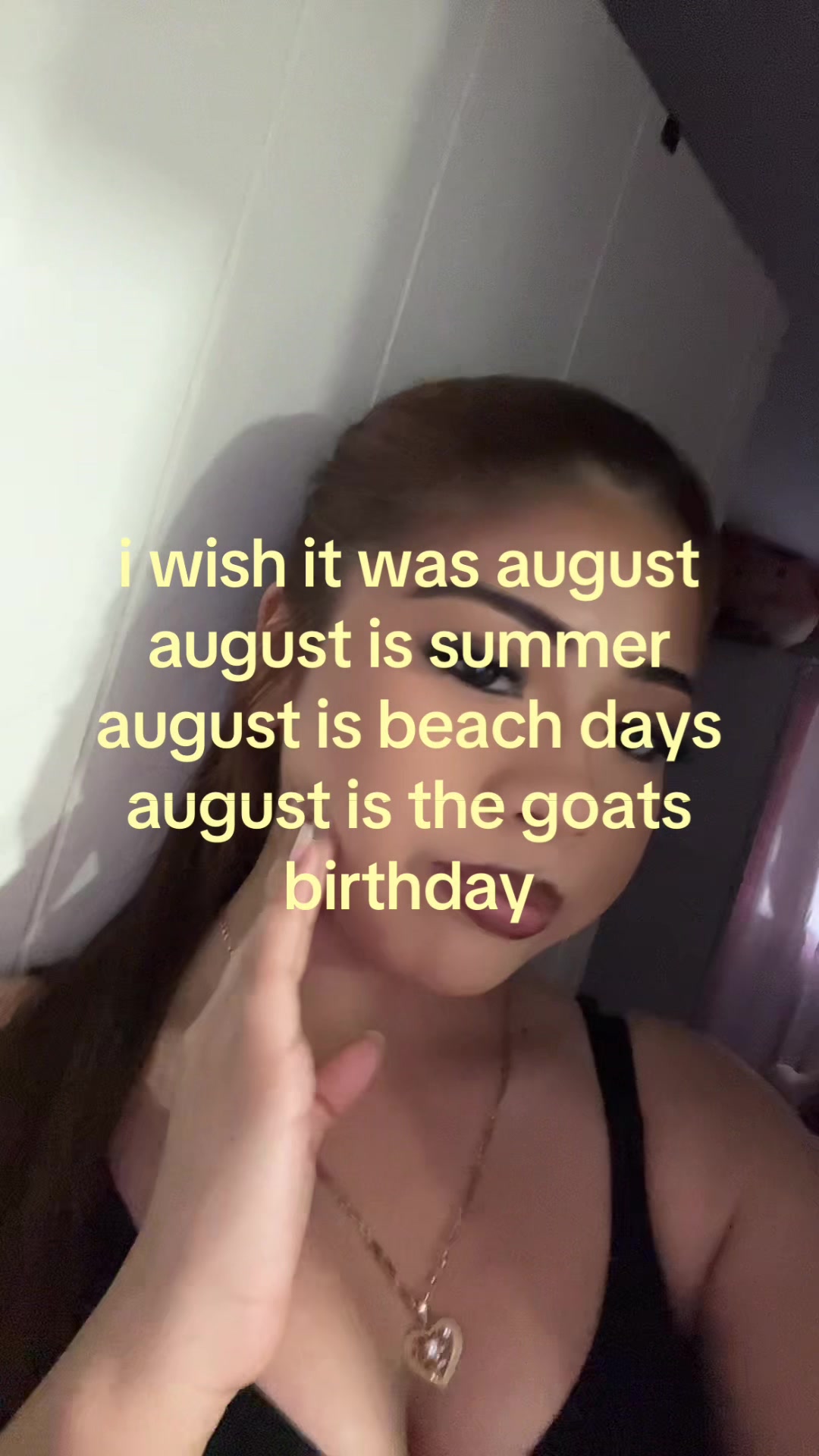 @⃟