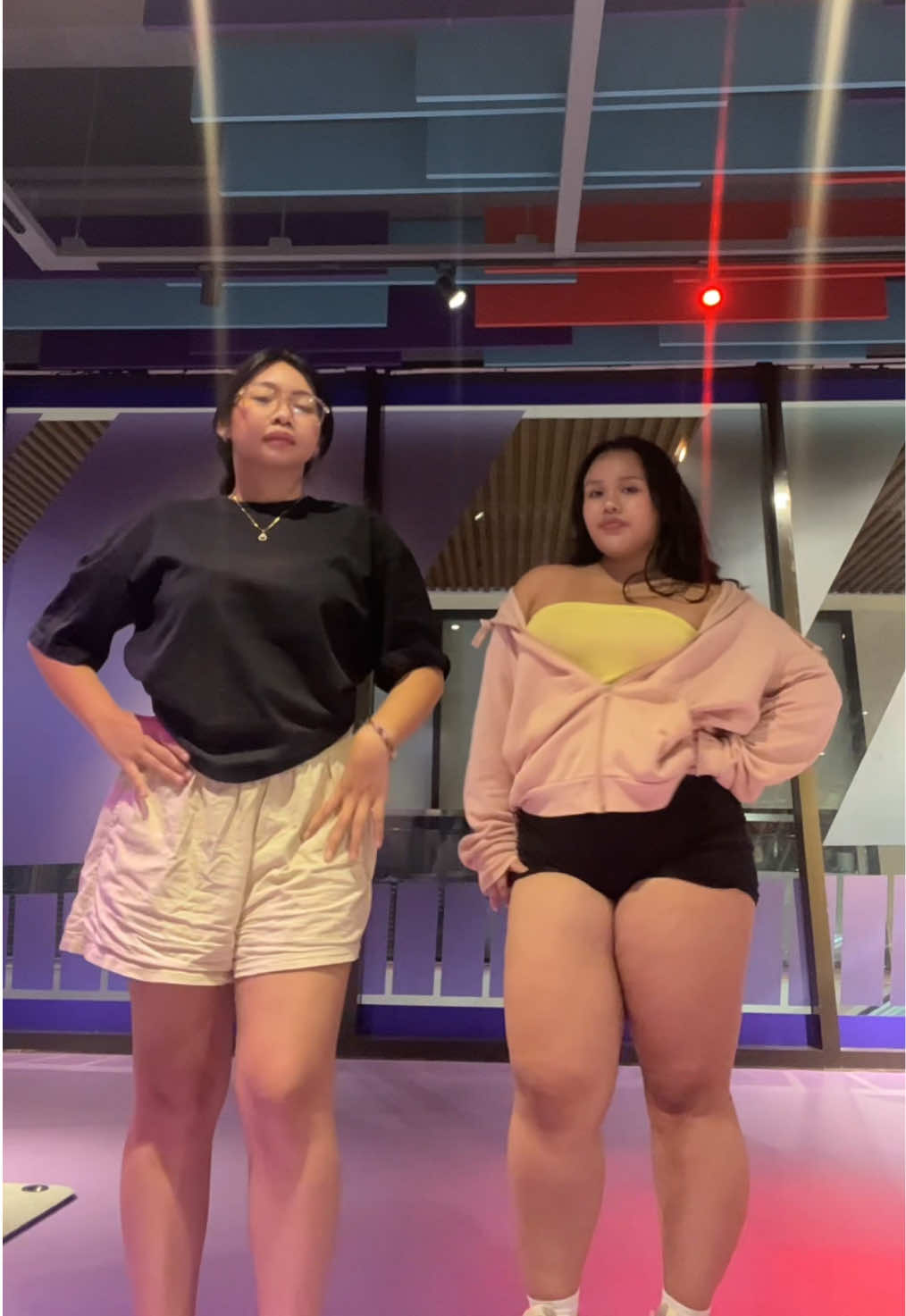 @Elaris