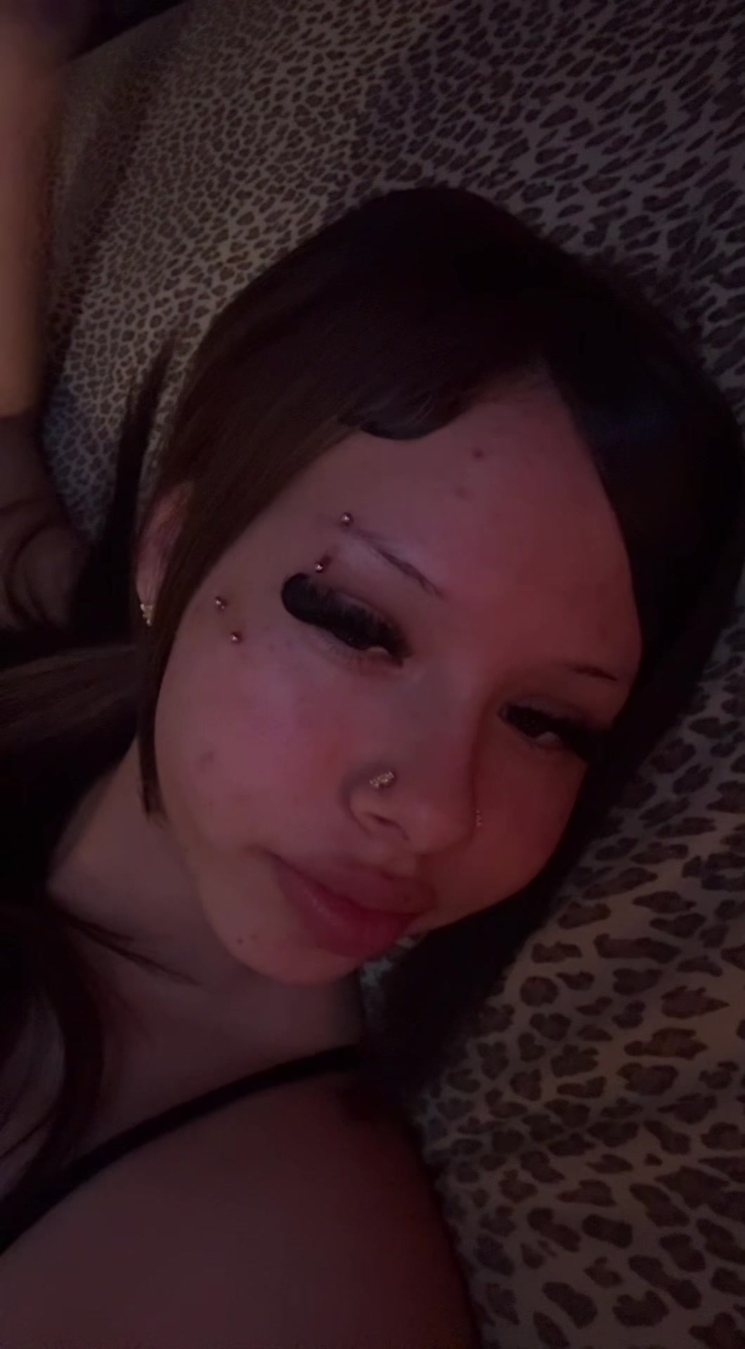 @⃟