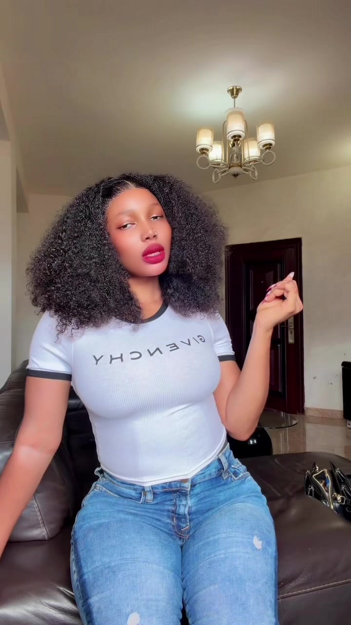 @AMINA ❤️💄🌟