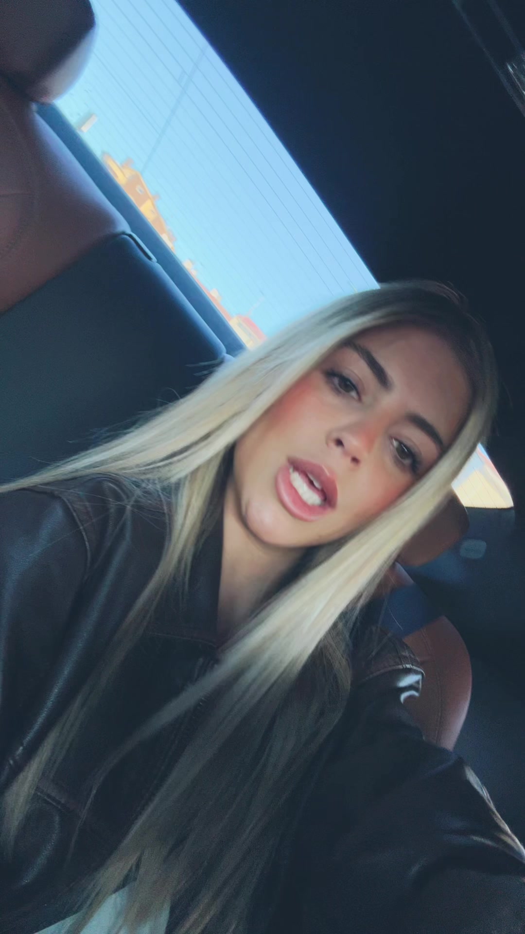 @karmons_