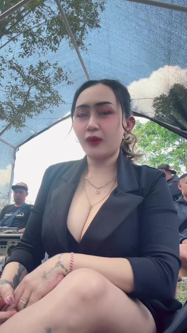 @DellaSantika22