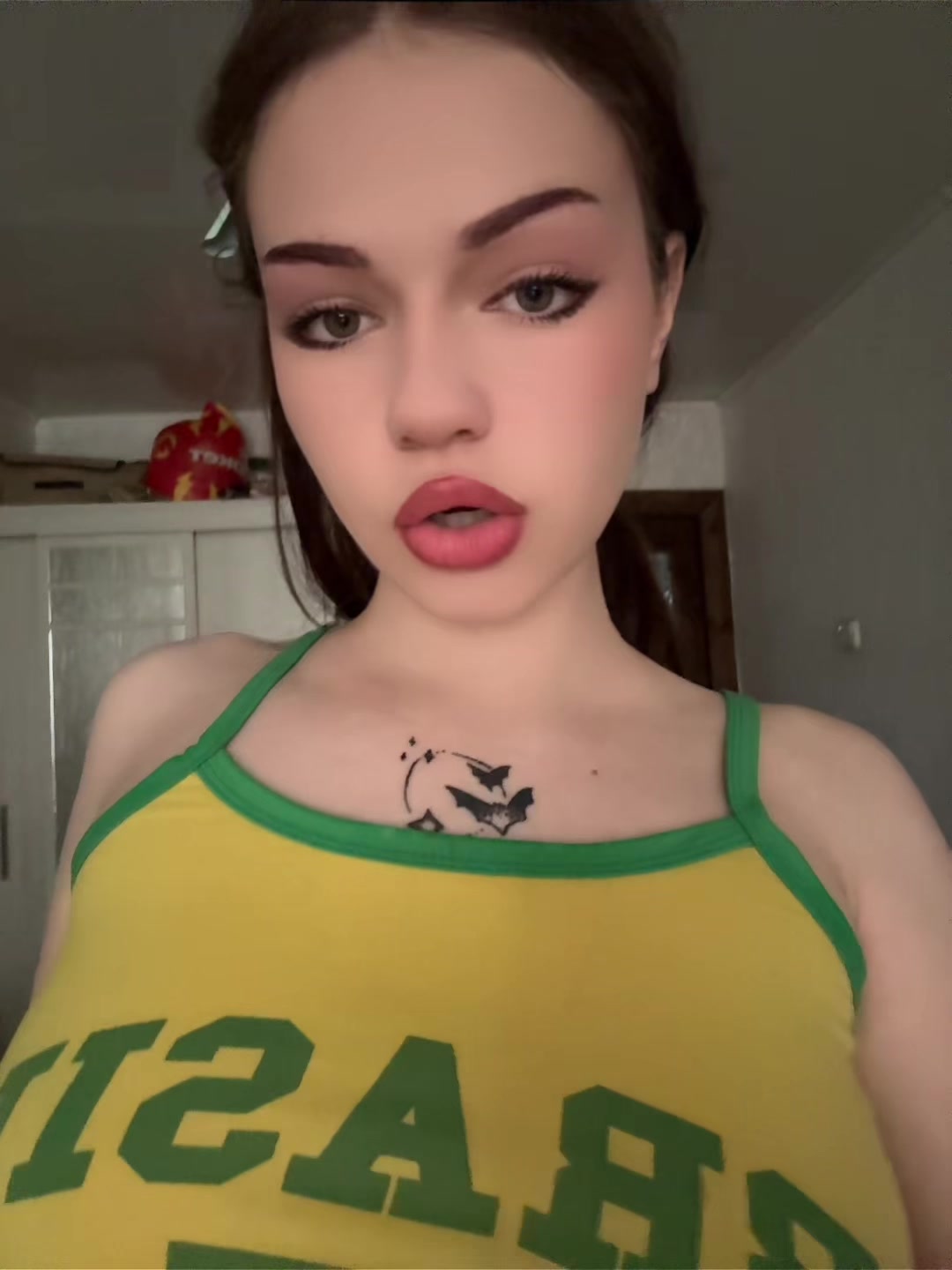 @просто вика