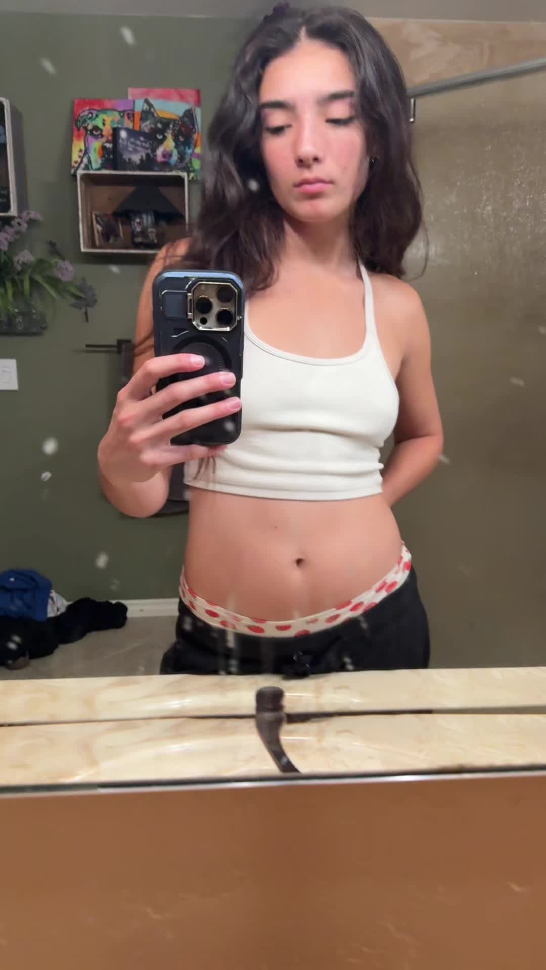 @r0ckytalkie