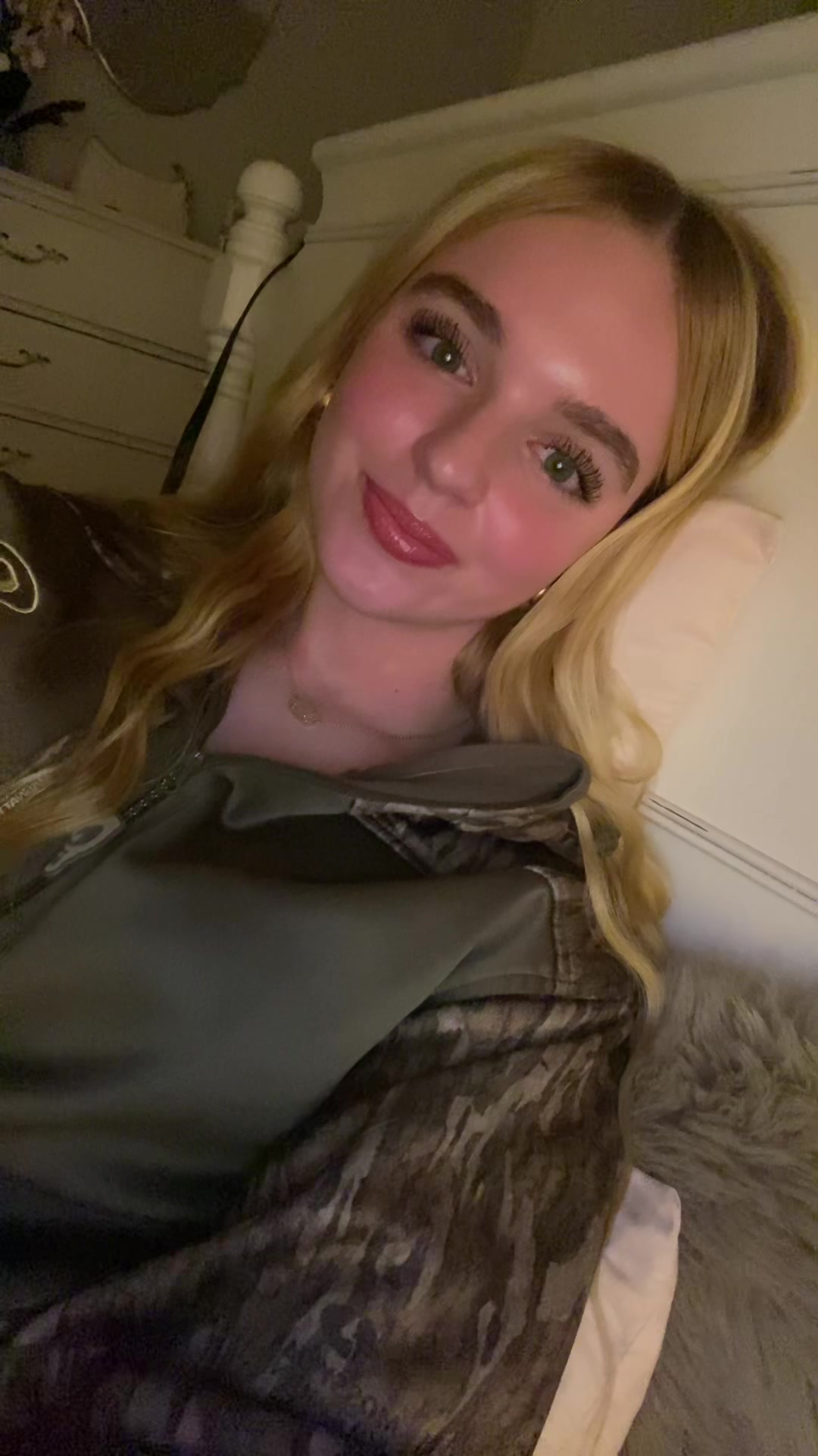 @isabella