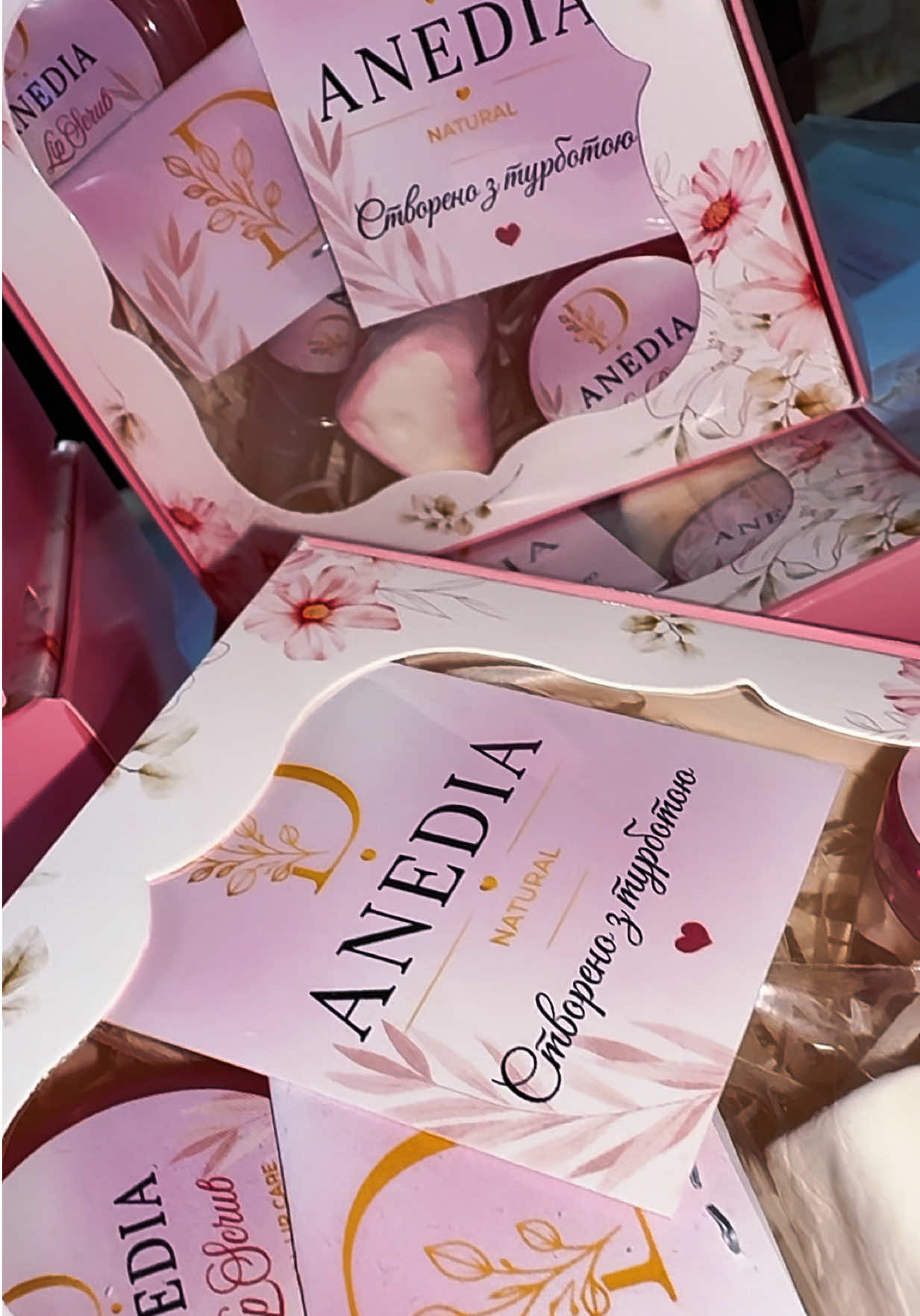 @Anedia & Lip care