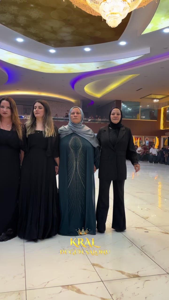@KRAL D&Uuml;Ğ&Uuml;N SALONU
