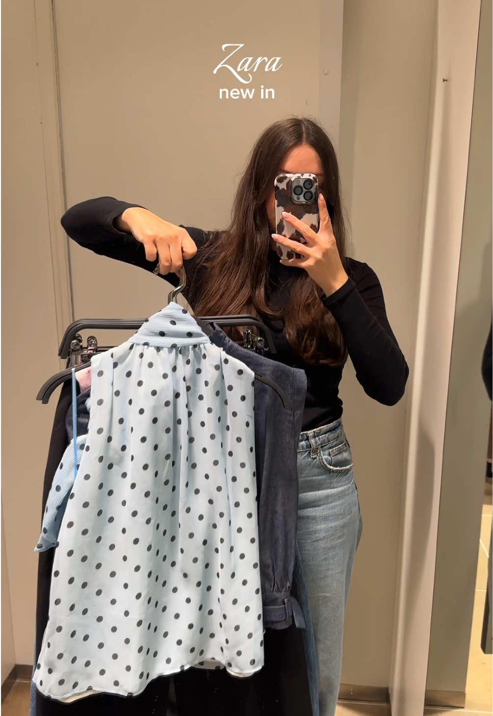 @L&eacute;a