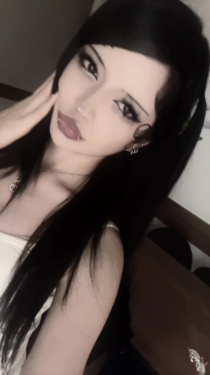 @♛