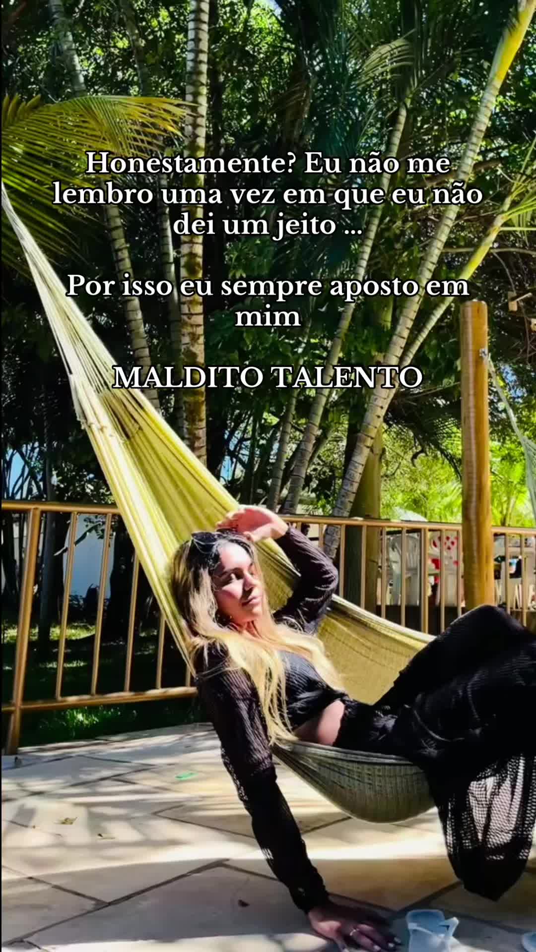 @Livia Tavares💌