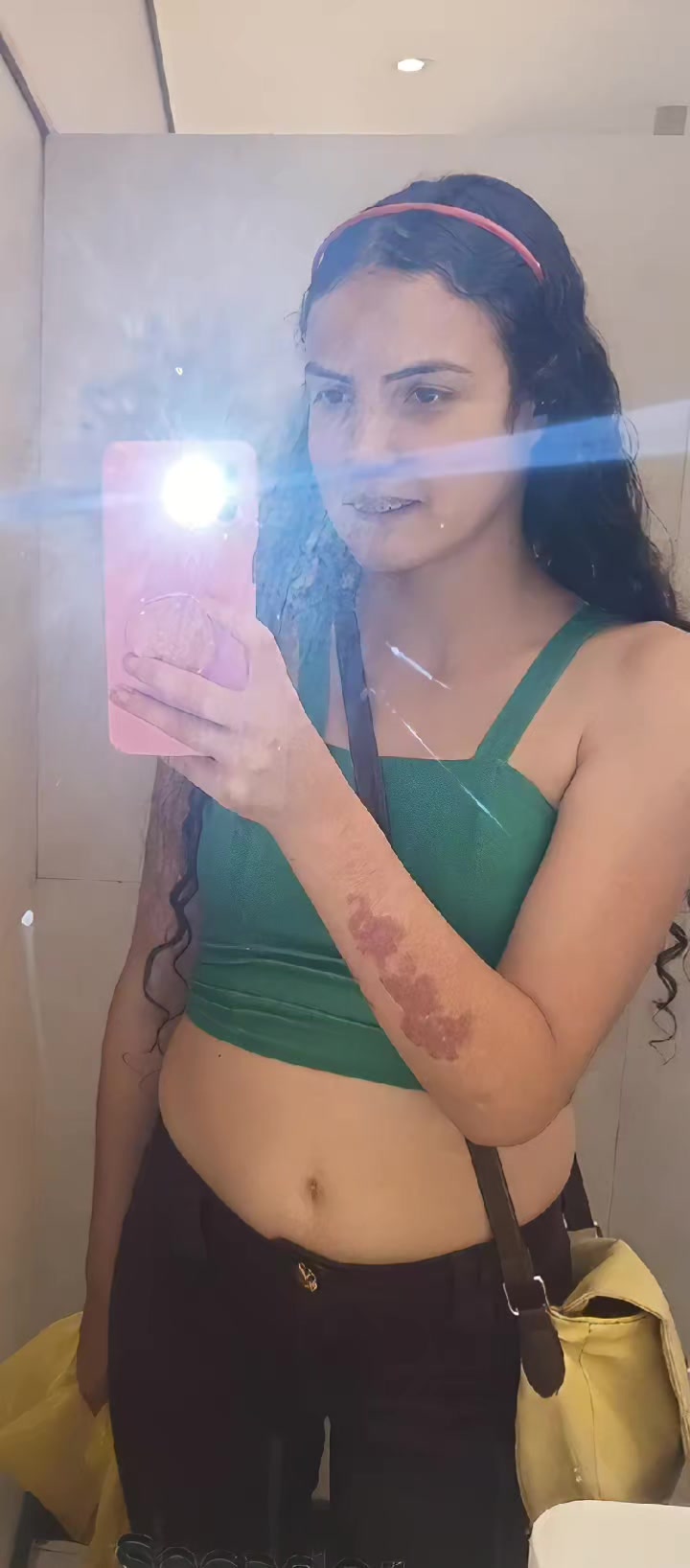 @Larissa toledo