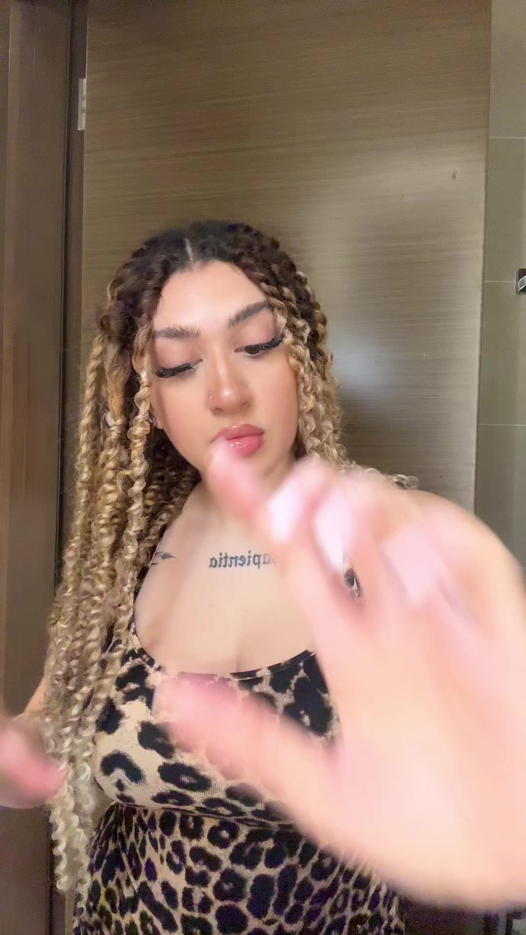 @Tee