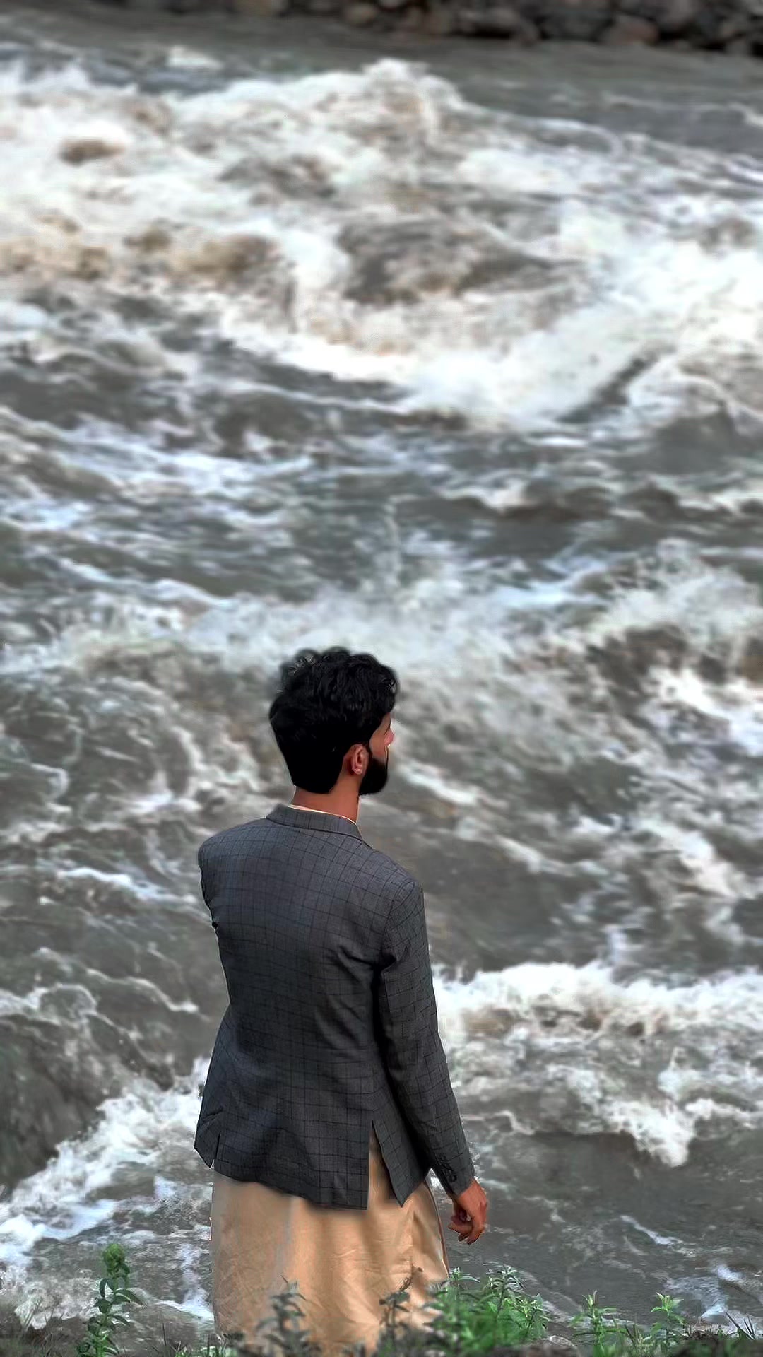 @Aamir Kashmiri 🍁