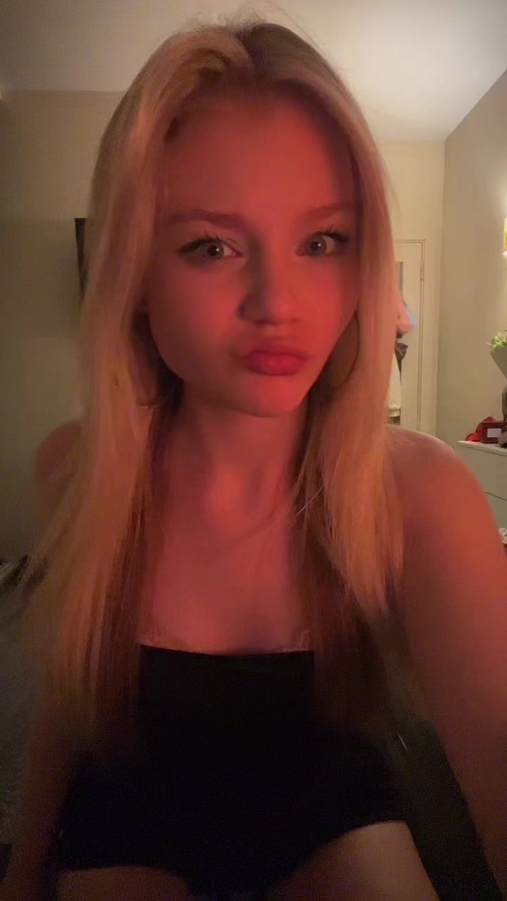 @blondinkaaaa