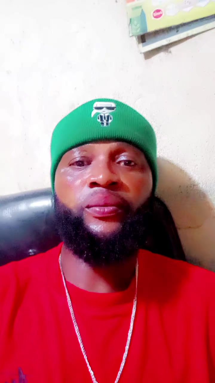 @Senior Man Alubarika