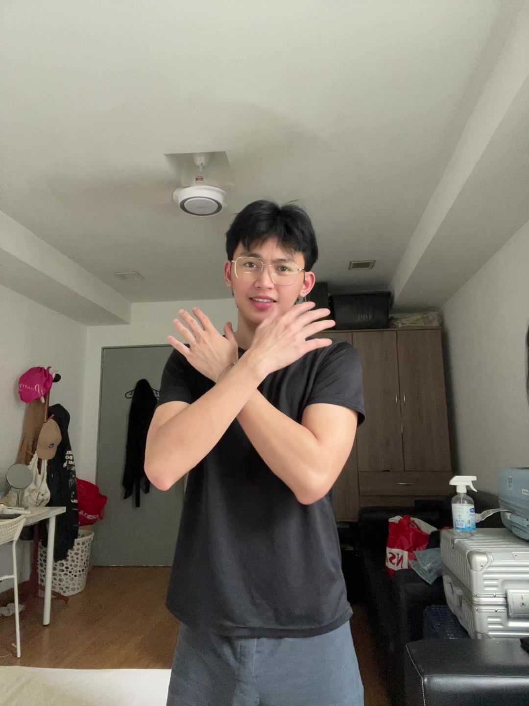 @deyb_warde on IG