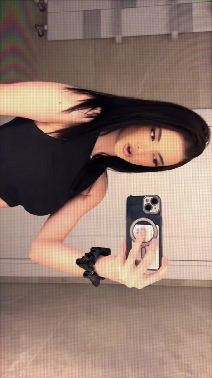 @elena_gukic