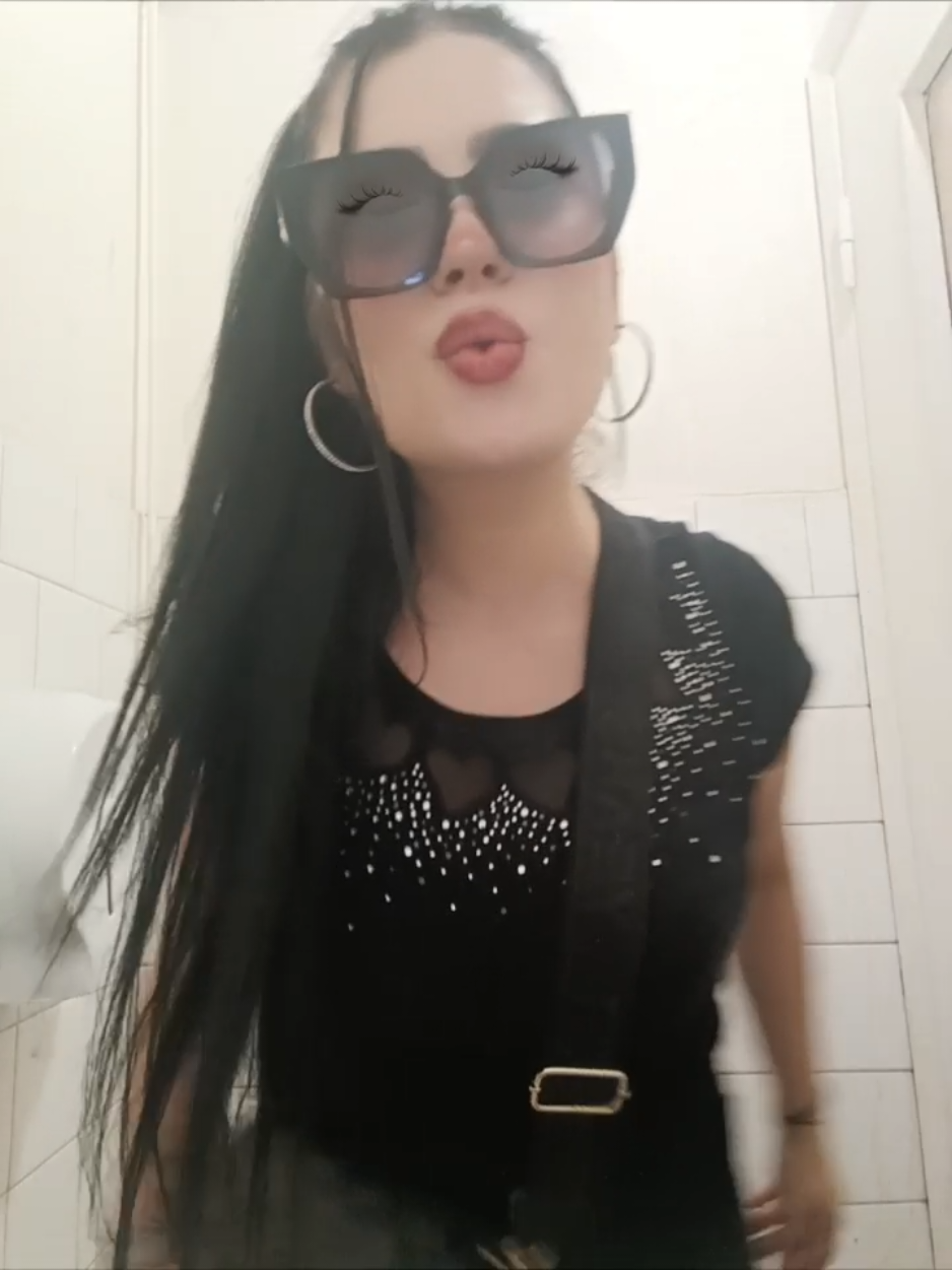 @SARA ROXY